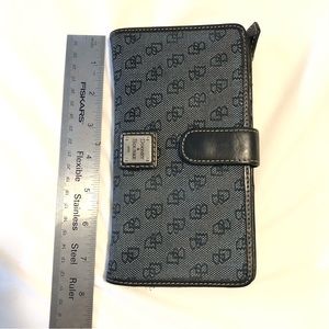 Dooney and Bourke wallet